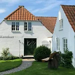 Historic House With Beautiful View On South Funen 度假居 Fjaellebroen