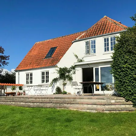 Historic House With Beautiful View On South Funen Hébergement de vacances